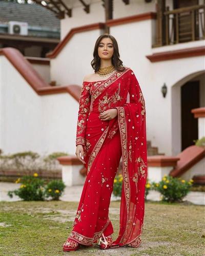 HEAVY GEORGETTE FABRIC ON BEAUTIFUL EMBRODIERY ZARI AND SEQUENCE WITH MOTI WORK ON SAREE